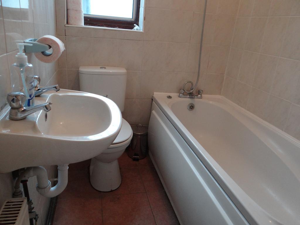 Vallance Road House Hotel London Room photo